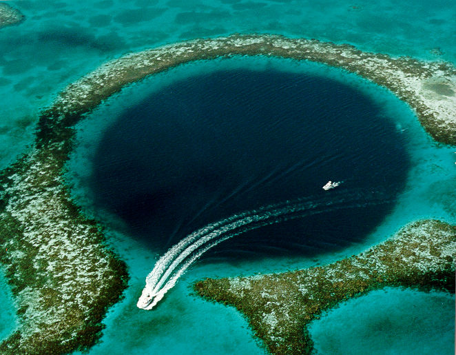 The Great Blue Hole - Sailing Charter to Belize