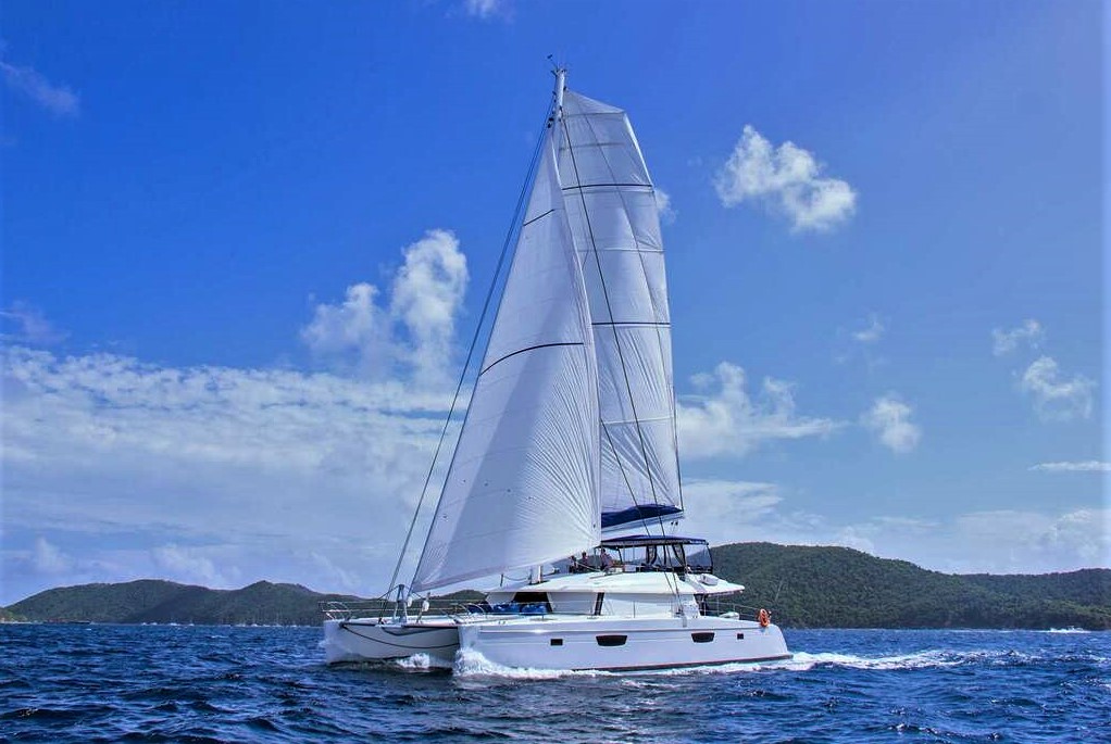 Beautiful and luxurious Catamaran Nenne offers an onboard dive instructor while cruising Islas Culebra and Culebrita