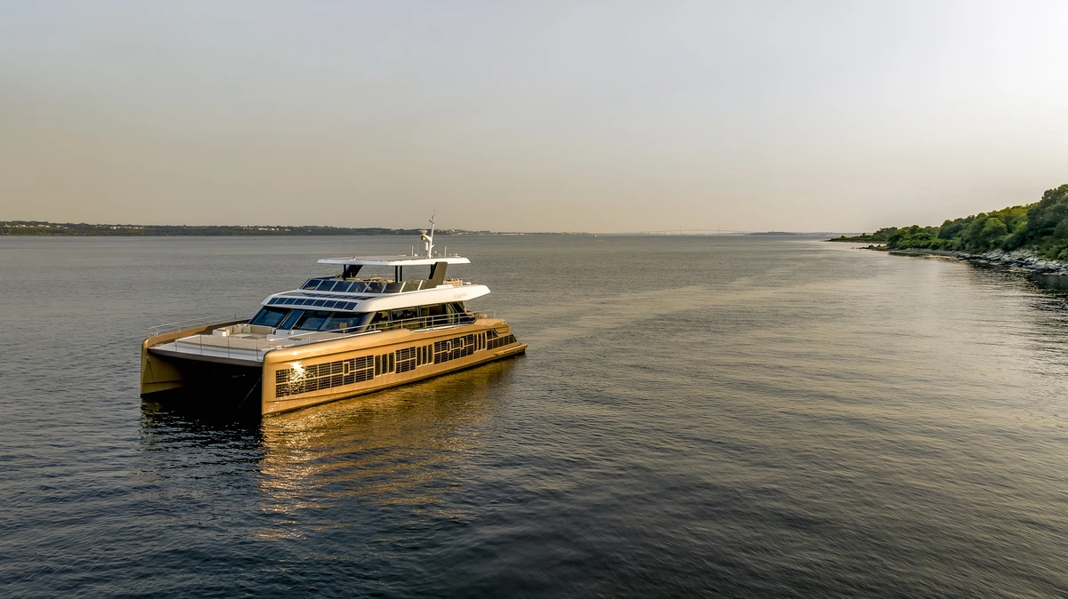 Power Catamaran SOL 80 - eco friendly luxury yacht