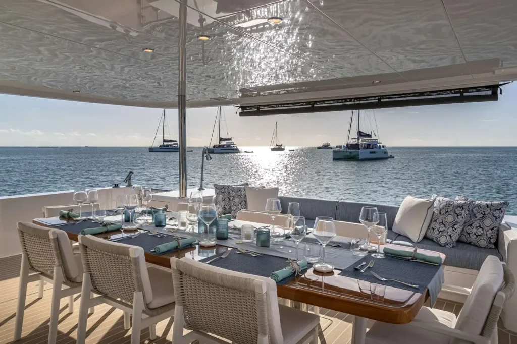 Formal dining area outdoor - Health & Wellness Yacht Charter