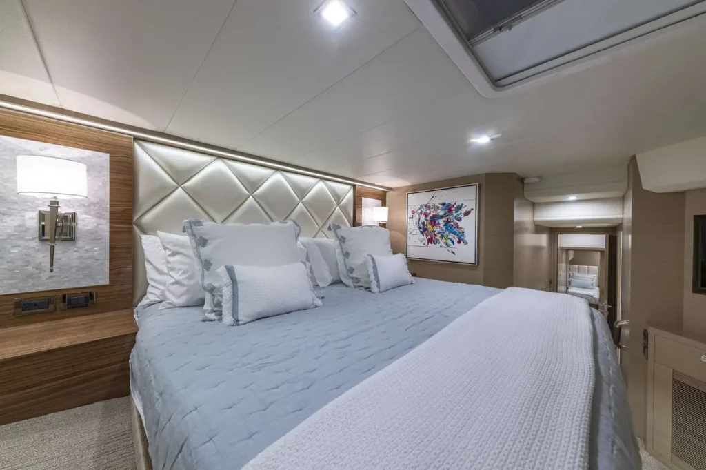 Luxurious cabin - Health & Wellness Yacht Charter