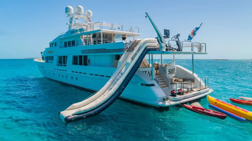 Power catamaran STARSHIP with water toys - Yacht Charters Bahamas
