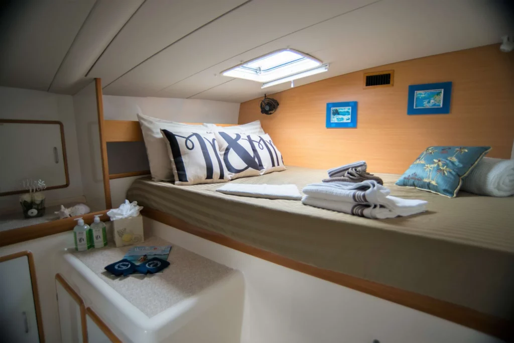 Guest queen cabin - catamaran new years yacht charter
